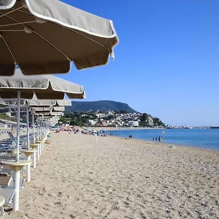 Maison Del Conero - Ombrellone E Lettini In Inclusi Daire